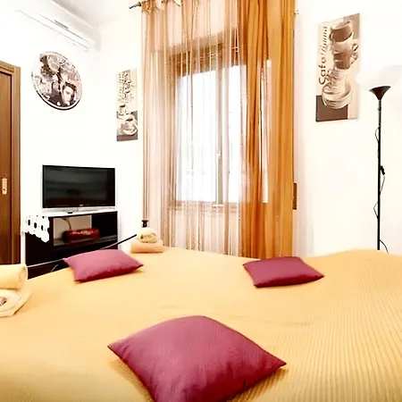 Apartment Elegant In Near Historic Centre 402 M² Parking Included